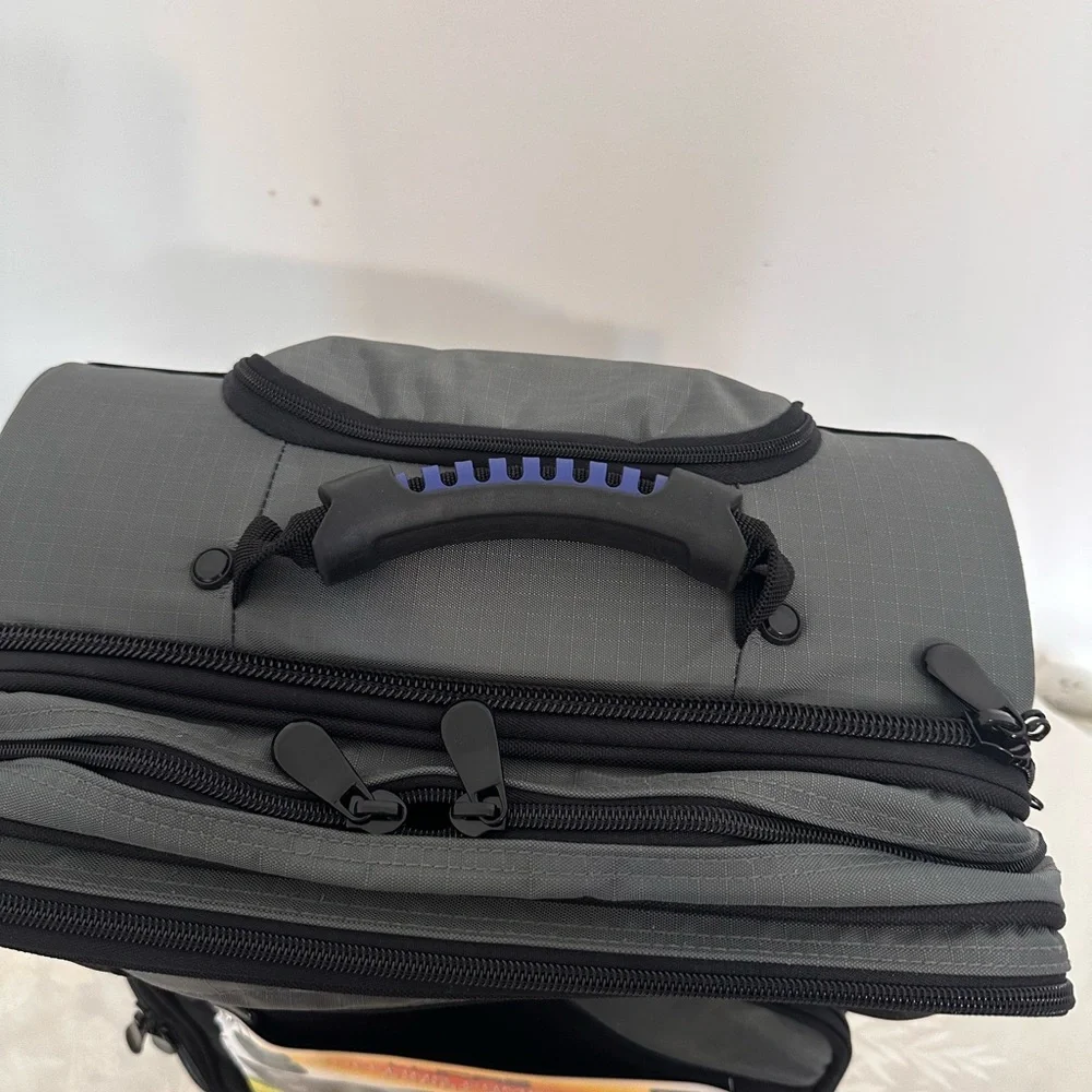 LUCAS Black and Gray Wheeling suitcase carry on